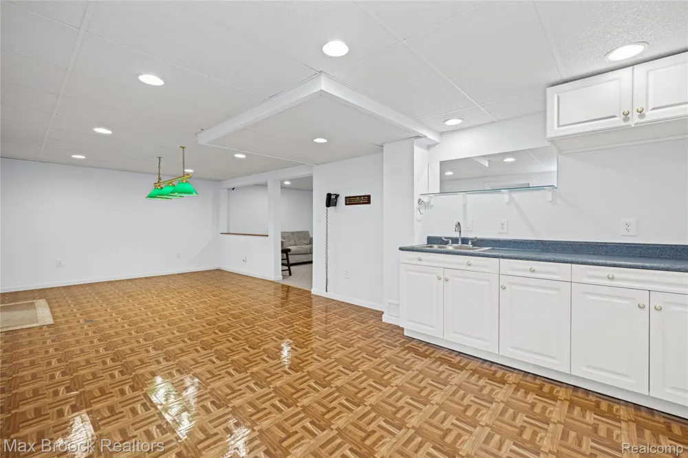 35263 Kings Forest Boulevard Clinton Charter Township, MI 48035
