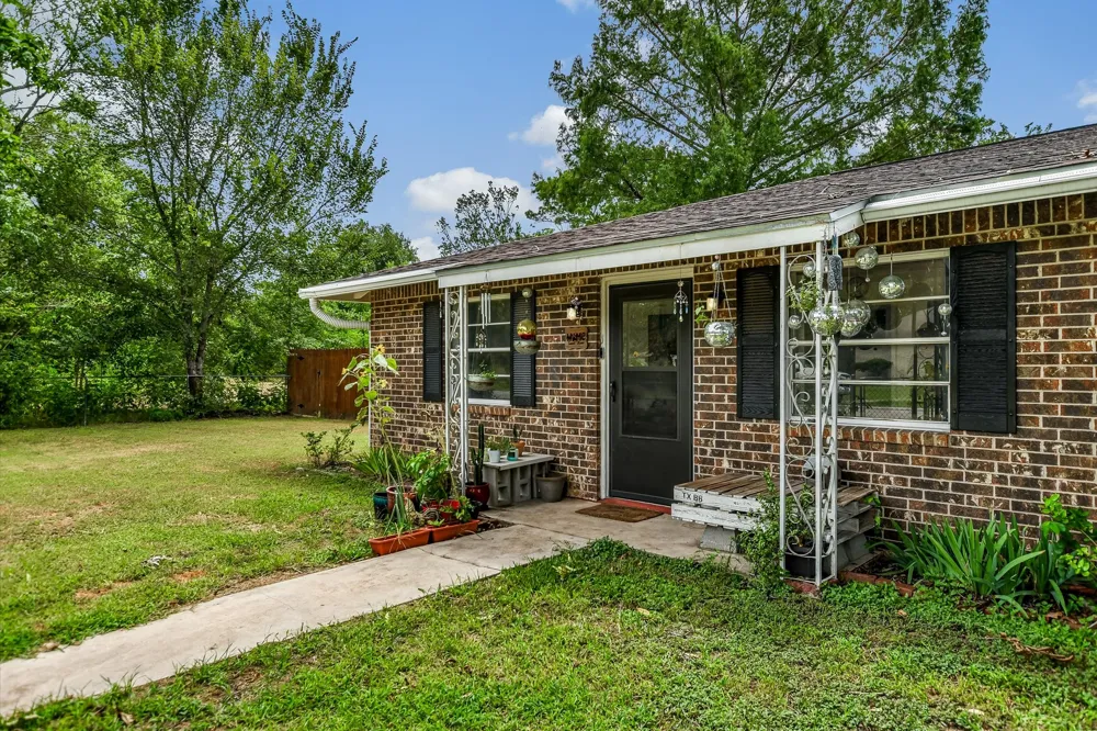 407 Hill Street Smithville, TX 78957
