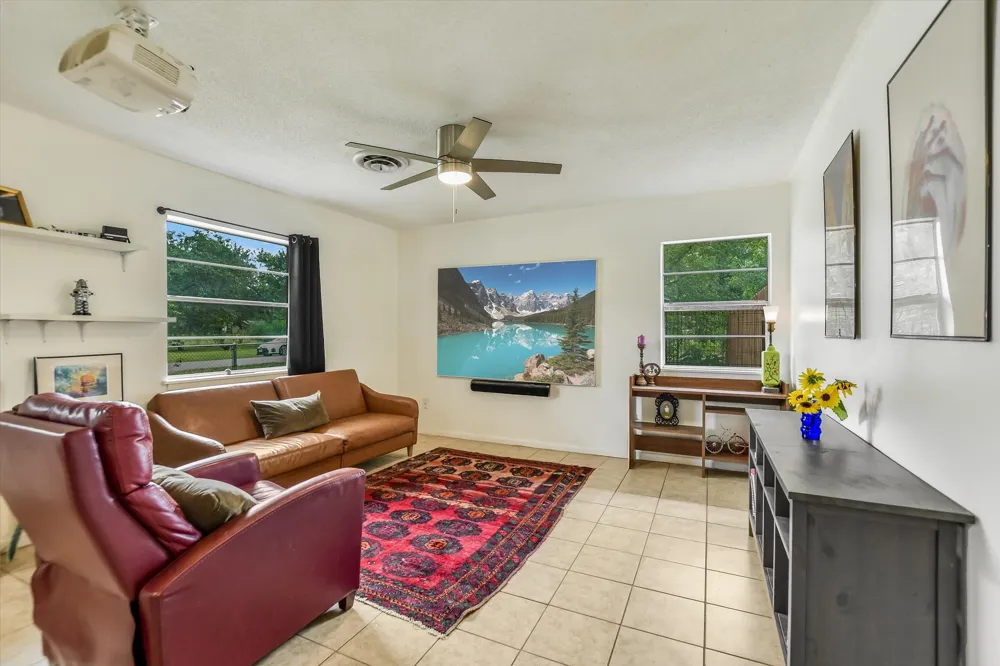 407 Hill Street Smithville, TX 78957