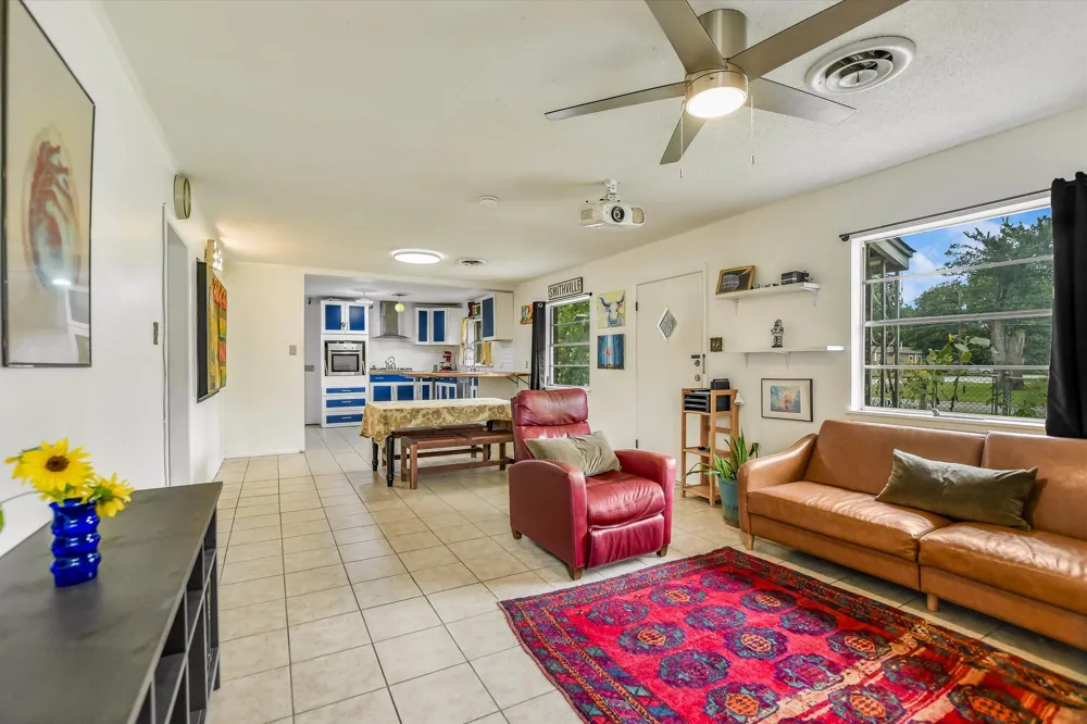 407 Hill Street Smithville, TX 78957