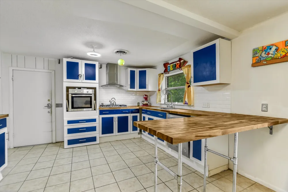 407 Hill Street Smithville, TX 78957