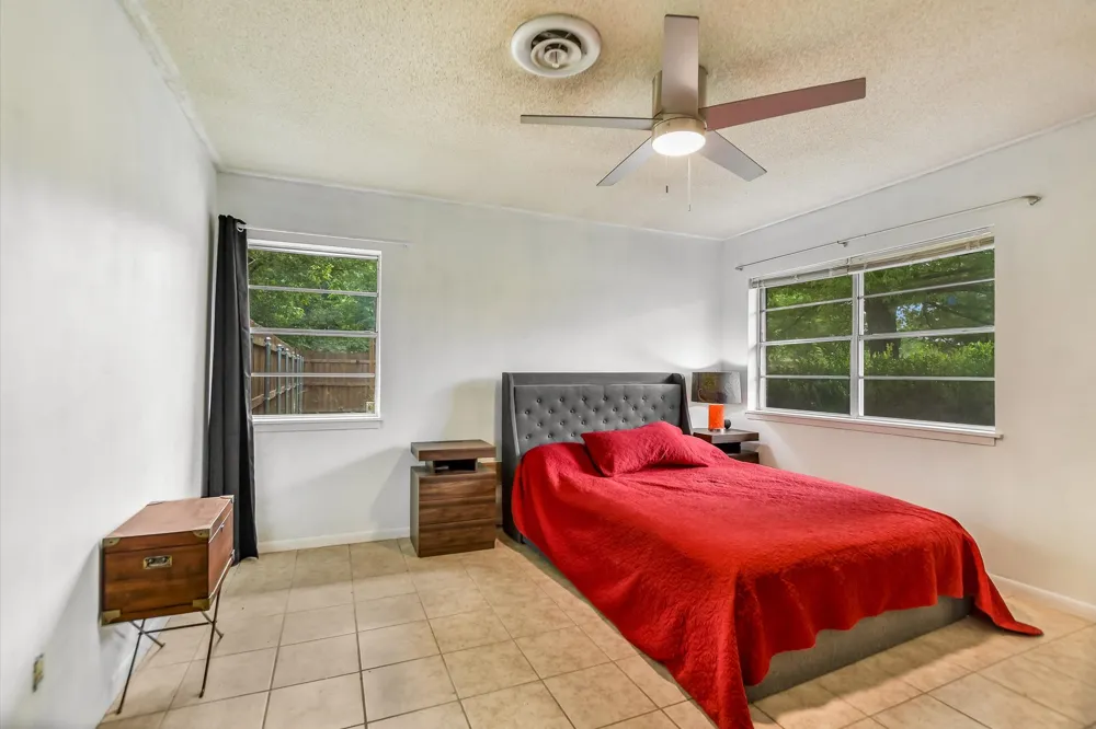 407 Hill Street Smithville, TX 78957