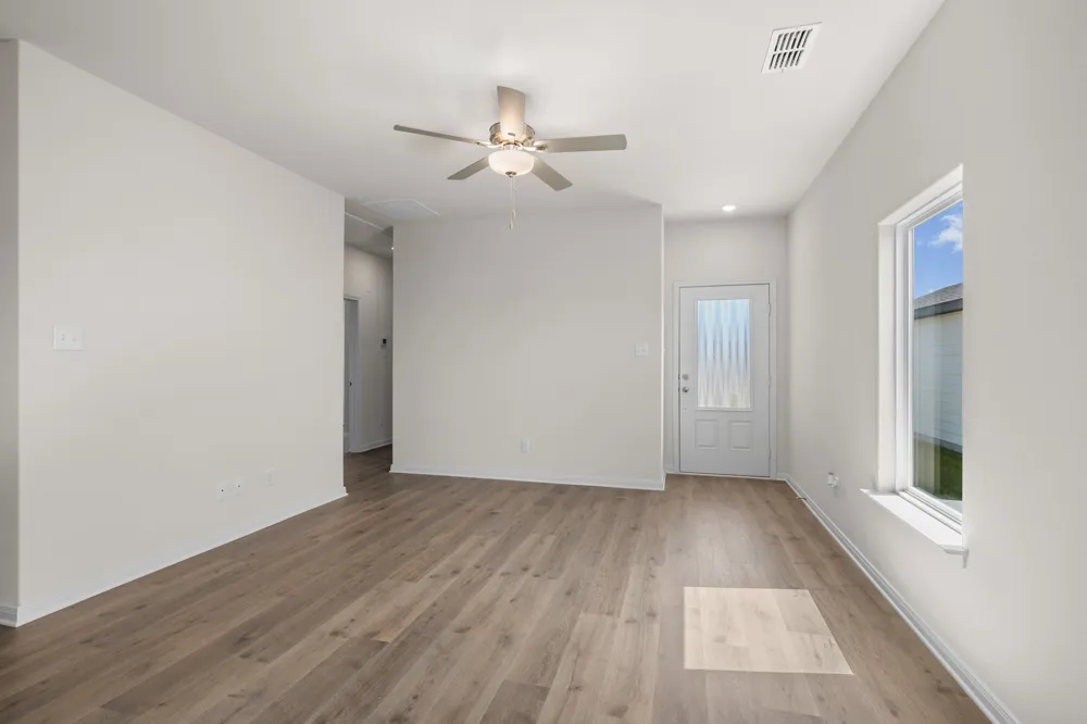 8325 White Wolf Trail Ponder, TX 76259