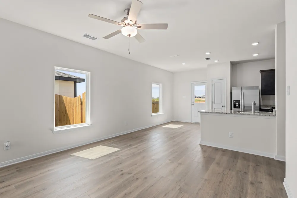 8325 White Wolf Trail Ponder, TX 76259