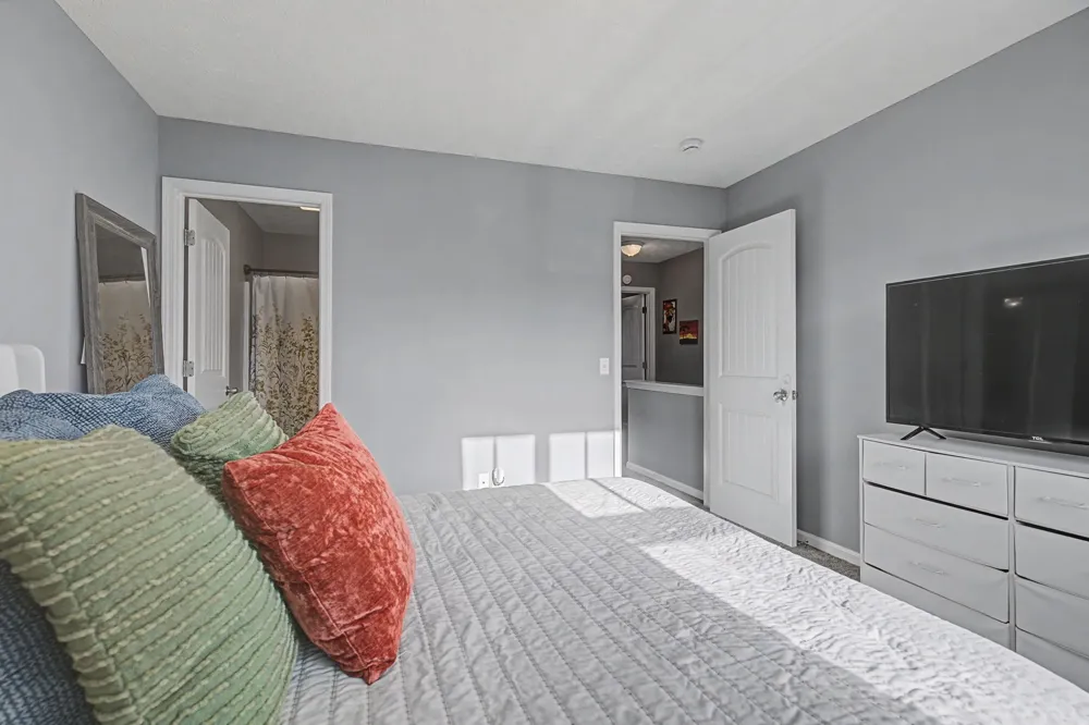 580 Bradburn Village Cir Antioch, TN 37013