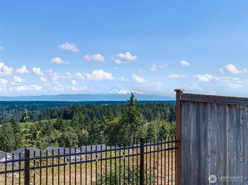1379 Baker Heights Loop Bremerton, WA 98312
