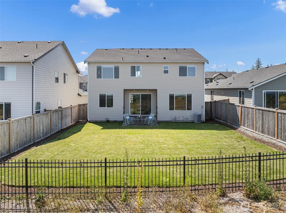 1379 Baker Heights Loop Bremerton, WA 98312