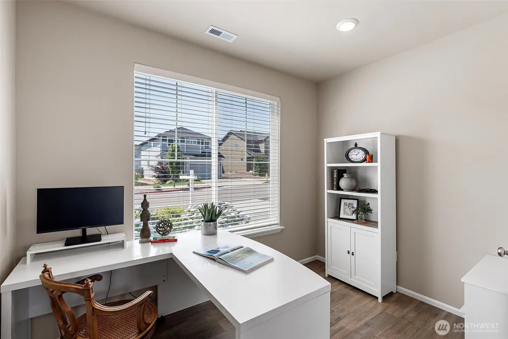 1379 Baker Heights Loop Bremerton, WA 98312