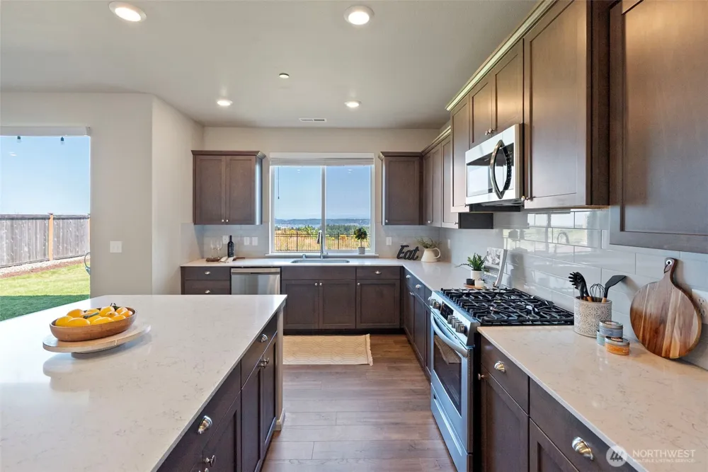 1379 Baker Heights Loop Bremerton, WA 98312