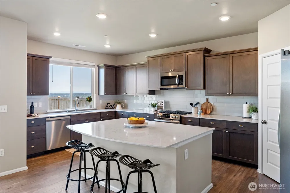 1379 Baker Heights Loop Bremerton, WA 98312