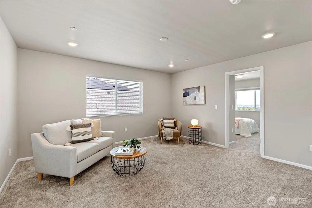 1379 Baker Heights Loop Bremerton, WA 98312