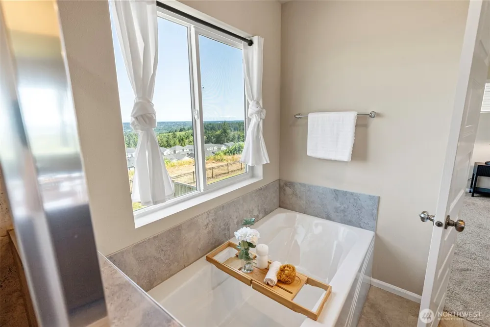 1379 Baker Heights Loop Bremerton, WA 98312