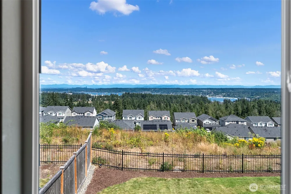 1379 Baker Heights Loop Bremerton, WA 98312