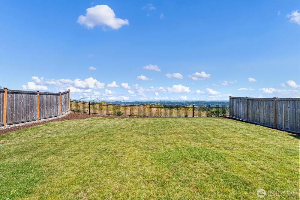 1379 Baker Heights Loop Bremerton, WA 98312