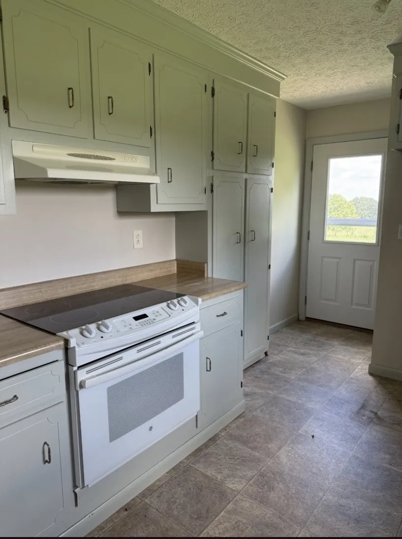 637 Sheehy Rd Mc Ewen, TN 37101
