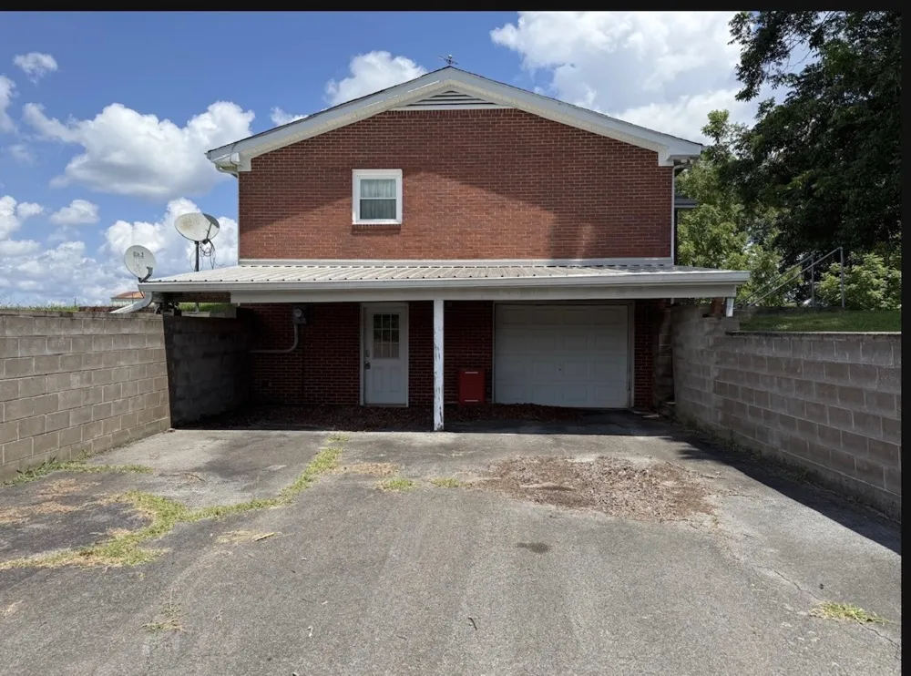 637 Sheehy Rd Mc Ewen, TN 37101