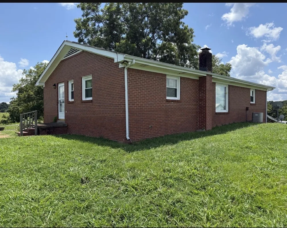 637 Sheehy Rd Mc Ewen, TN 37101