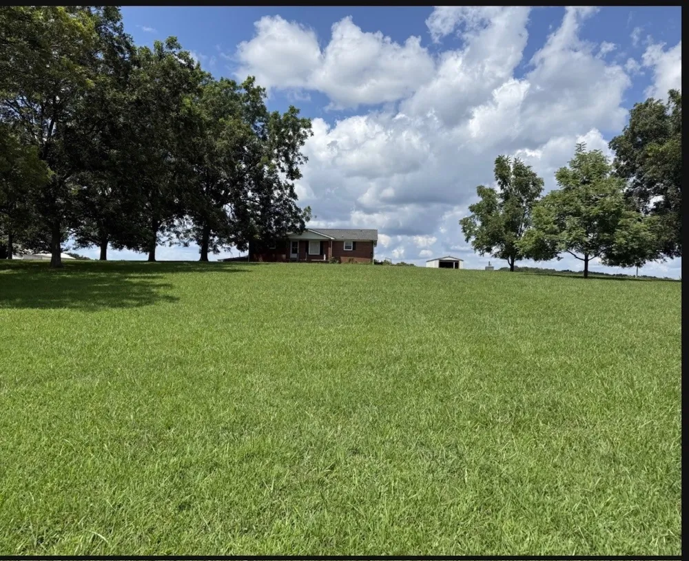 637 Sheehy Rd Mc Ewen, TN 37101