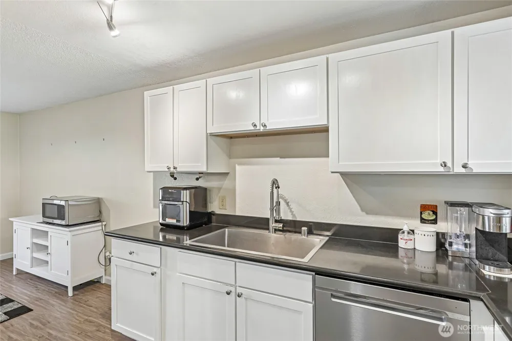 23801 12th Place S #2103 Des Moines, WA 98198