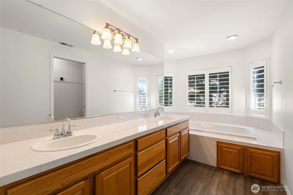 2303 SE 184th Avenue Vancouver, WA 98683