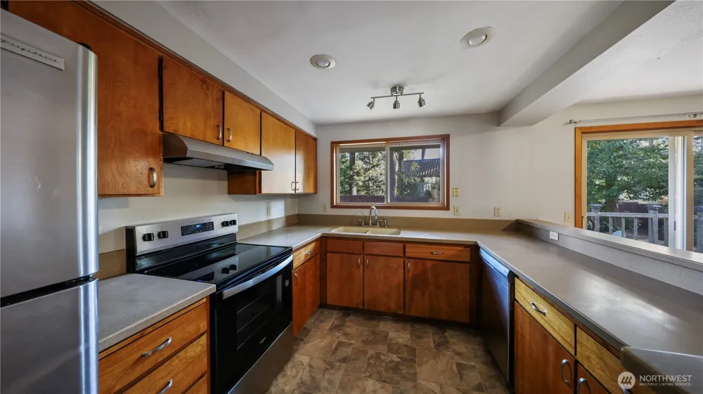 368 NW Columbia Drive Oak Harbor, WA 98277