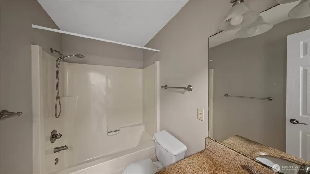 368 NW Columbia Drive Oak Harbor, WA 98277