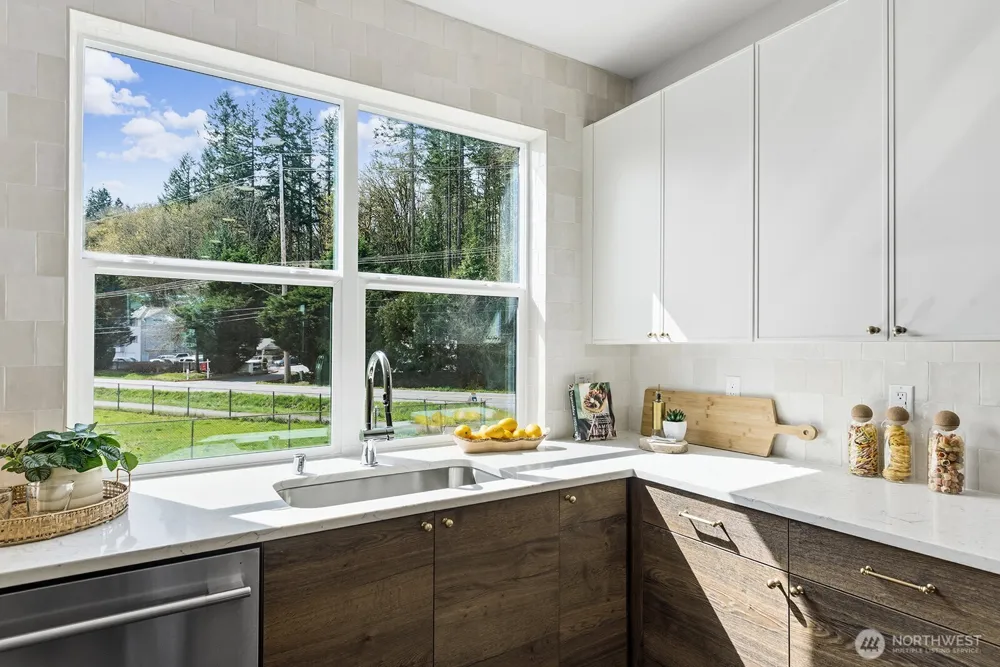 749 7th Avenue NW Issaquah, WA 98027