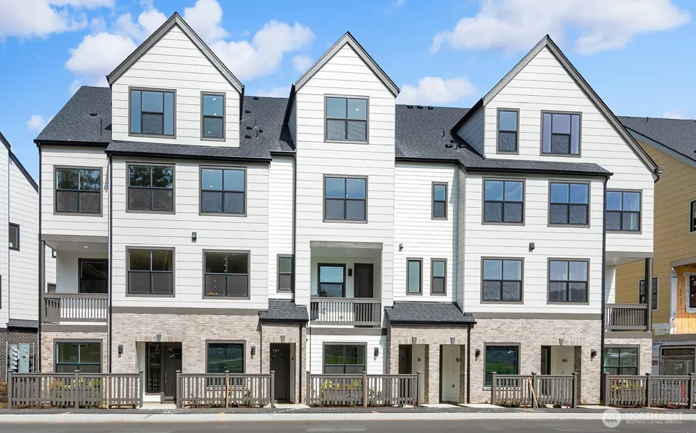 749 7th Avenue NW Issaquah, WA 98027