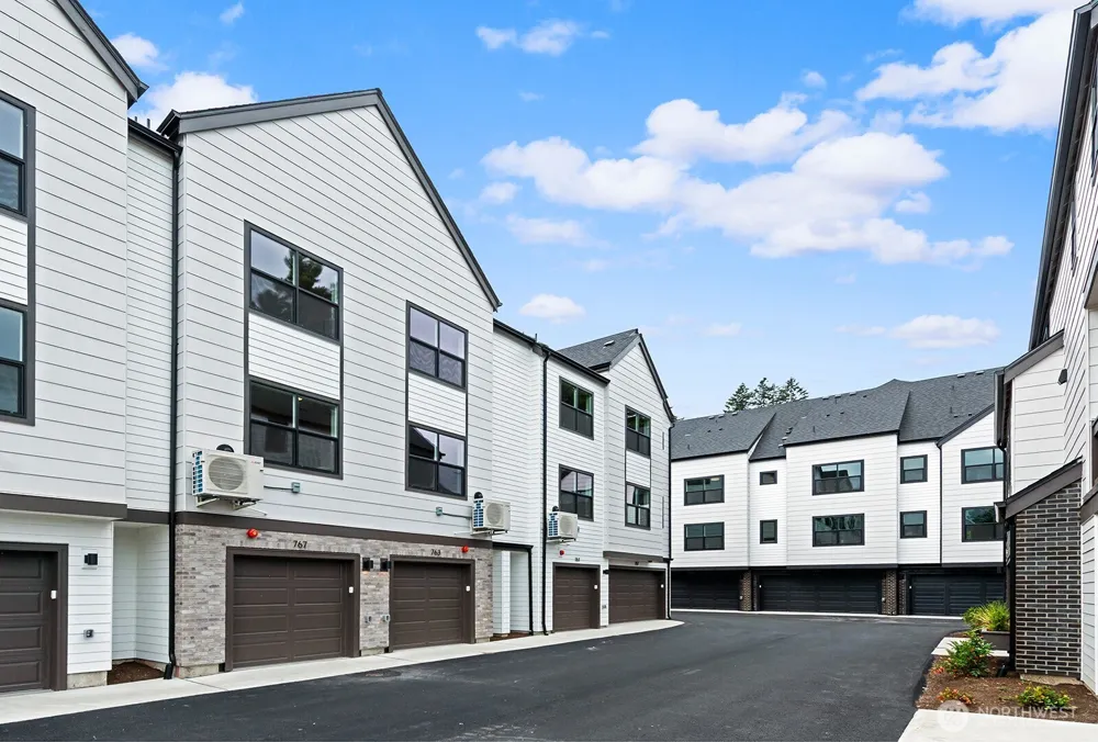 749 7th Avenue NW Issaquah, WA 98027