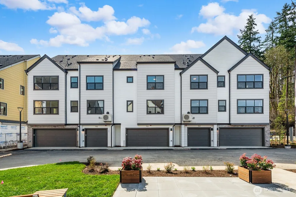 781 7th Avenue NW Issaquah, WA 98027