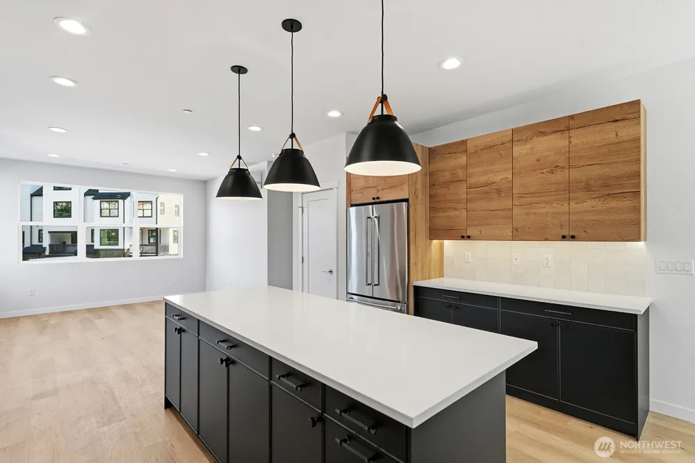 756 NW Holly Street Issaquah, WA 98027