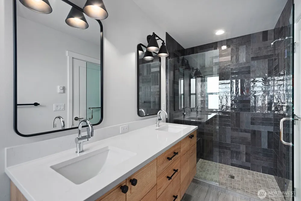 756 NW Holly Street Issaquah, WA 98027
