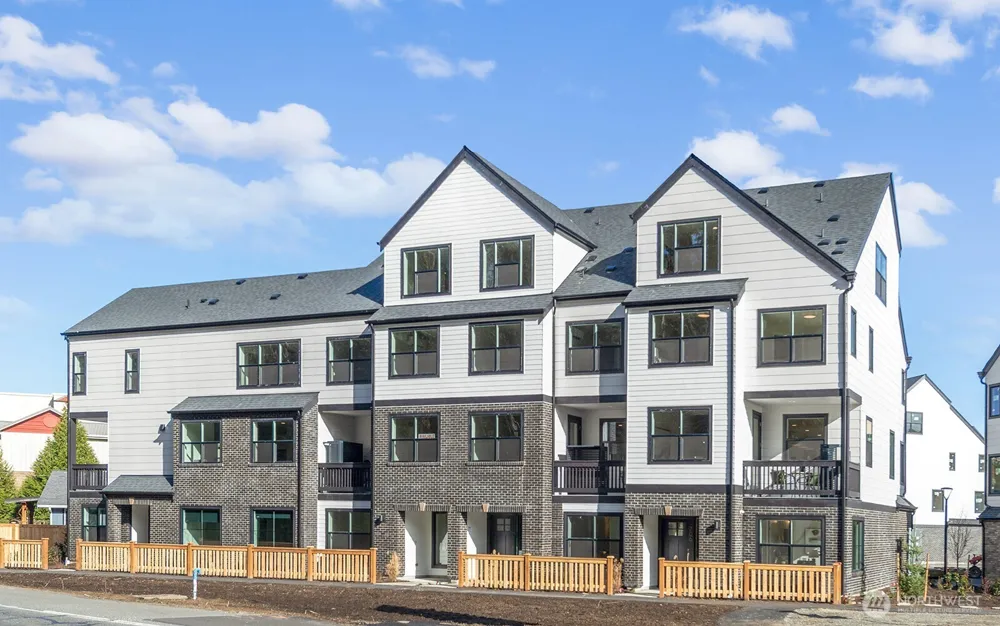 756 NW Holly Street Issaquah, WA 98027