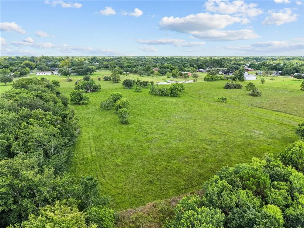 1 Avenue P Santa Fe, TX 77510