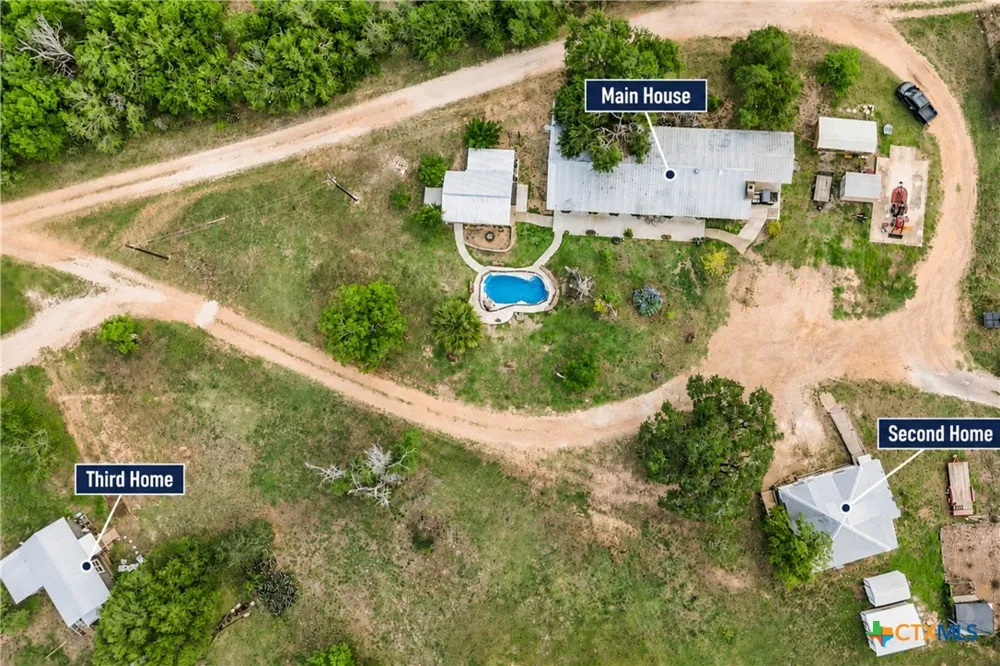 227 Henderson Lane Lockhart, TX 78644