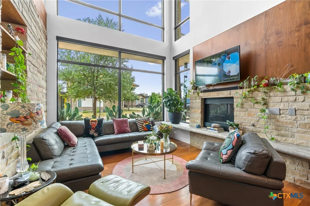 408 Starlight Village Loop #20 Leander, TX 78641