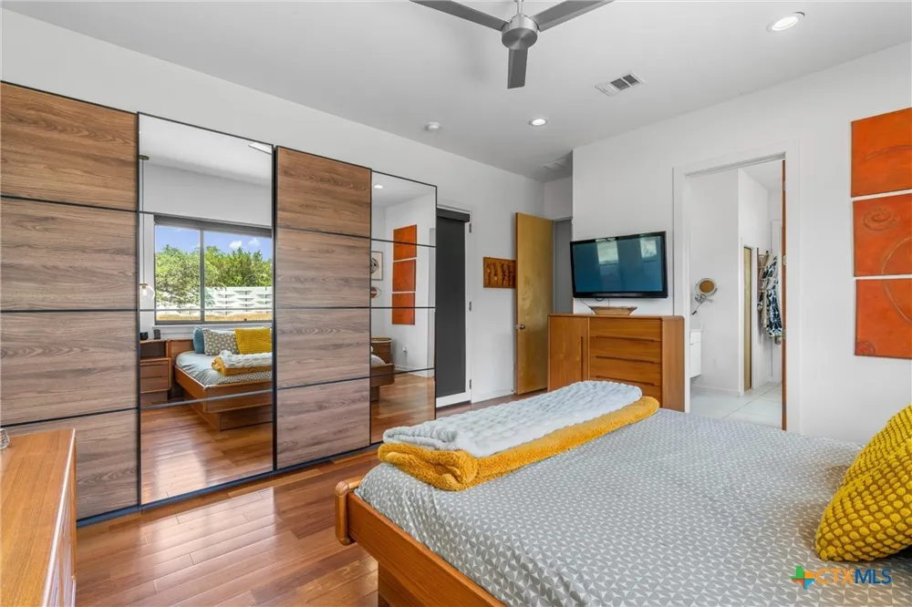 408 Starlight Village Loop #20 Leander, TX 78641