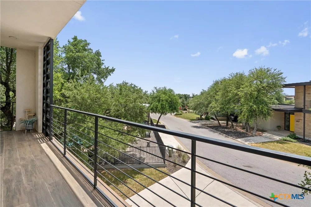 408 Starlight Village Loop #20 Leander, TX 78641