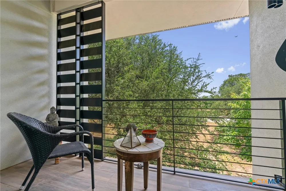 408 Starlight Village Loop #20 Leander, TX 78641