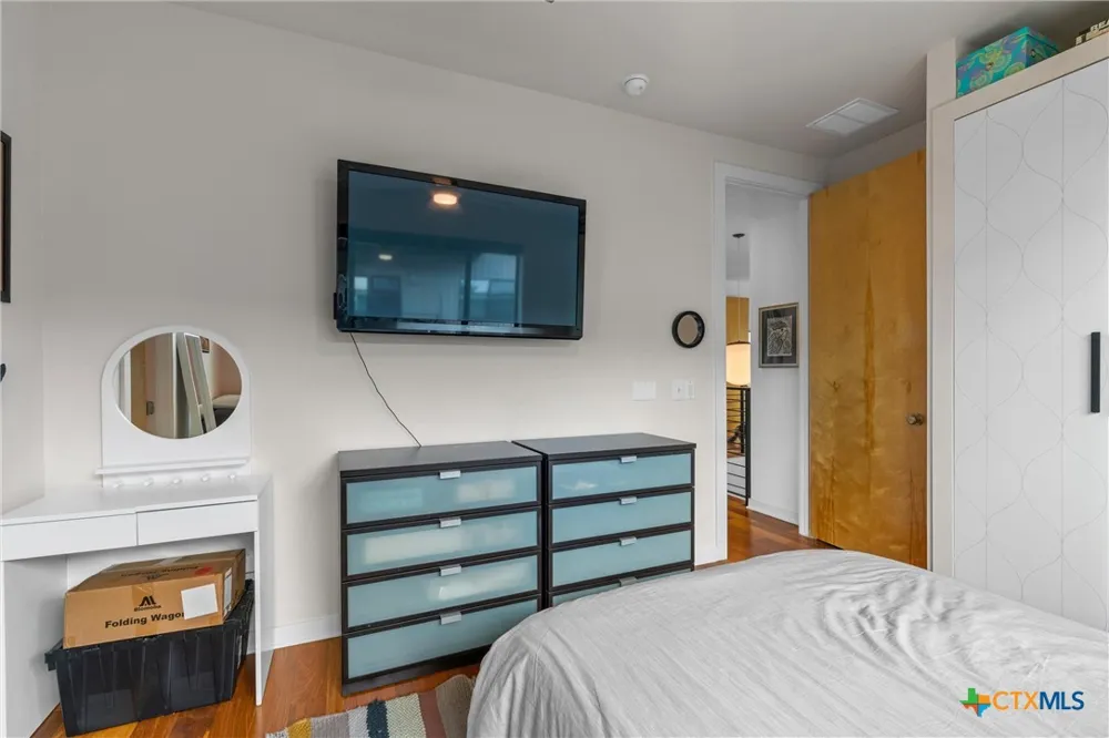 408 Starlight Village Loop #20 Leander, TX 78641