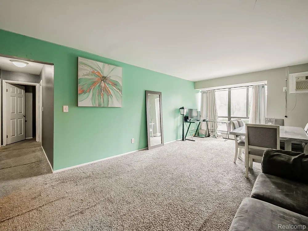 28428 W 8 Mile Road #C10 Farmington Hills City, MI 48336