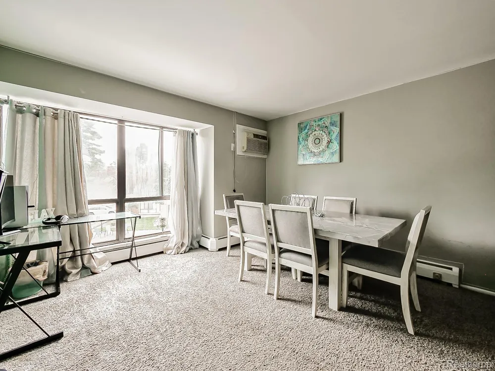 28428 W 8 Mile Road #C10 Farmington Hills City, MI 48336