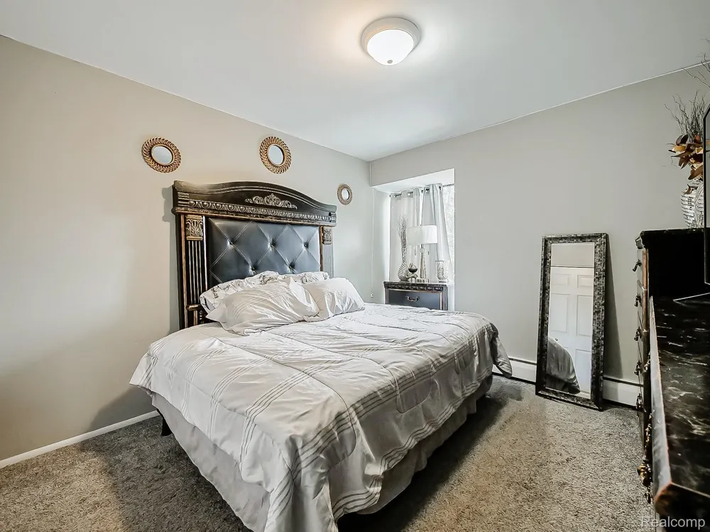 28428 W 8 Mile Road #C10 Farmington Hills City, MI 48336