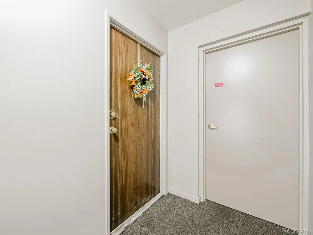 28428 W 8 Mile Road #C10 Farmington Hills City, MI 48336
