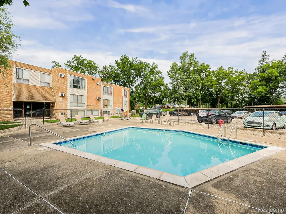 28428 W 8 Mile Road #C10 Farmington Hills City, MI 48336