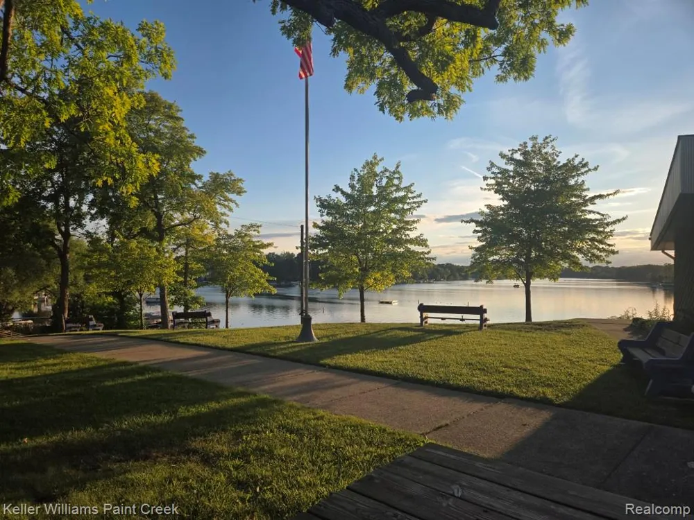 1125 S Long Lake Boulevard Orion Charter Township, MI 48362