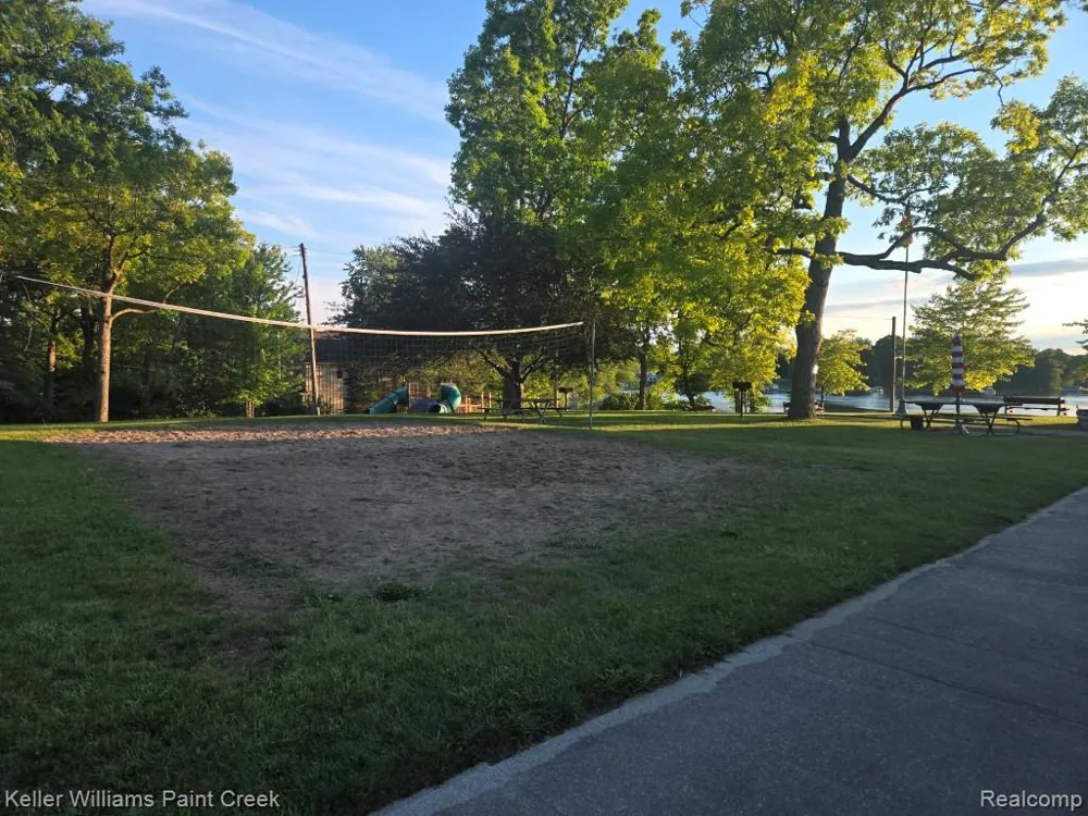 1125 S Long Lake Boulevard Orion Charter Township, MI 48362
