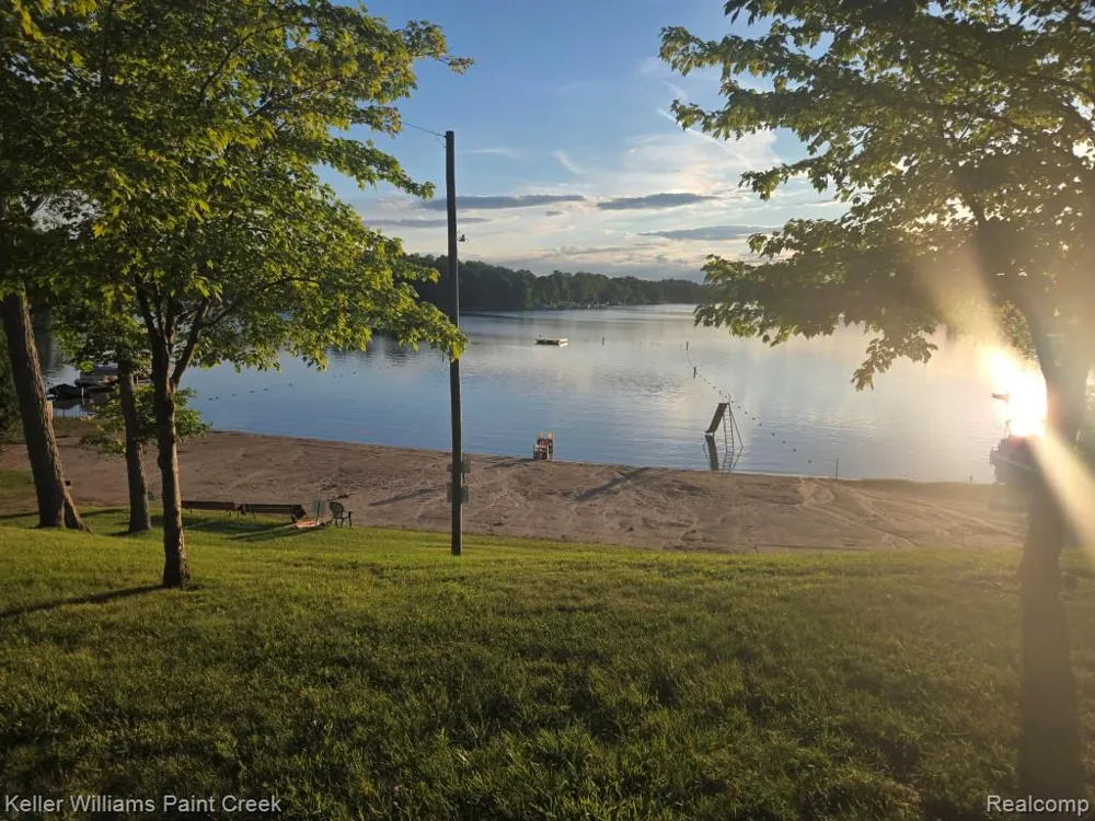 1125 S Long Lake Boulevard Orion Charter Township, MI 48362