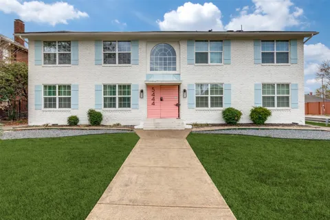 5444 Gaston Avenue #203
