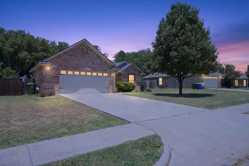 127 Point Drive Krum, TX 76249